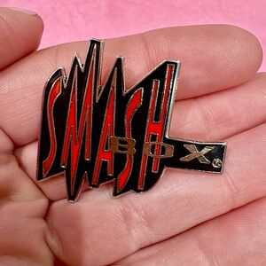 SUPER RARE Vintage SmashBox Smash Box Cosmetics Makeup Logo Pin Dean Max Factor